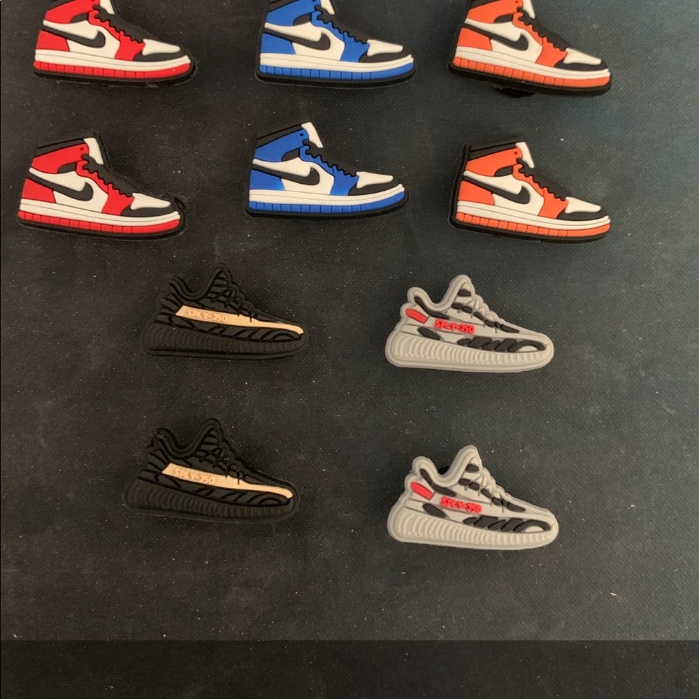 10 Shoe croc charms